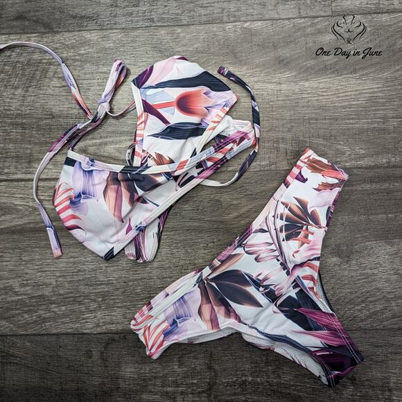 Gakau Criss Cross Lace Up Back Bikini Swimsuit Size S - Picture 1 of 3